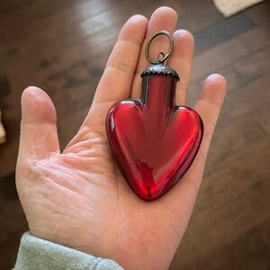 Glass heart red pendant